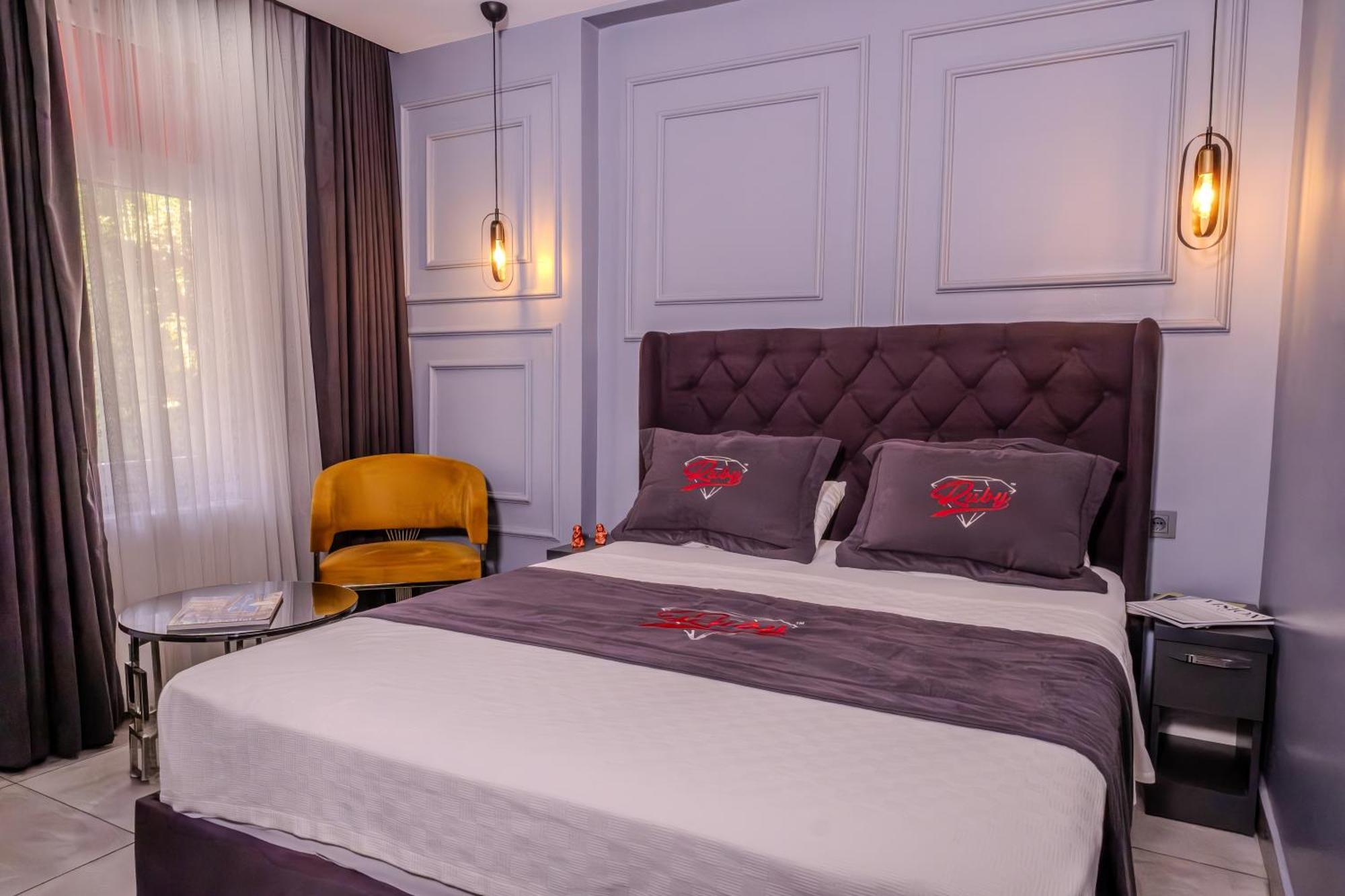 Ruby Otel *